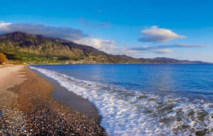 Villa Cozy Flat On The Main Square, 10Min To The Sea Kalamata Exterior foto