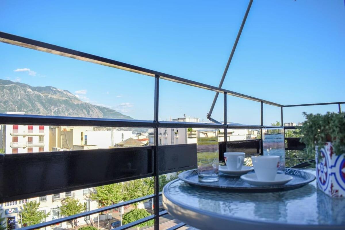 Villa Cozy Flat On The Main Square, 10Min To The Sea Kalamata Exterior foto