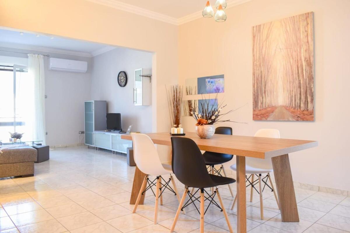 Villa Cozy Flat On The Main Square, 10Min To The Sea Kalamata Exterior foto
