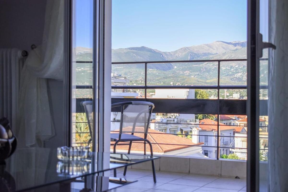 Villa Cozy Flat On The Main Square, 10Min To The Sea Kalamata Exterior foto